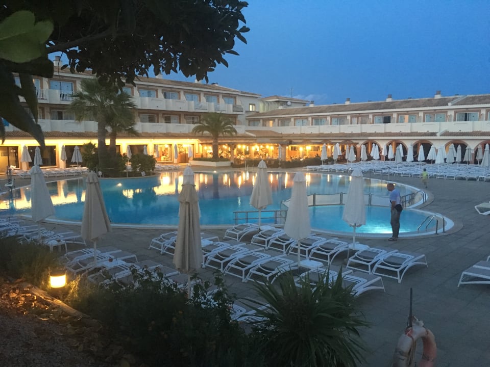 Pool blau punta reina