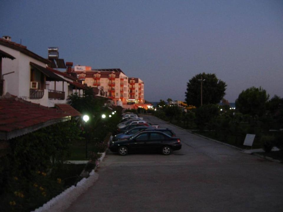 bu aksam Royal Atlantis Beach Hotel