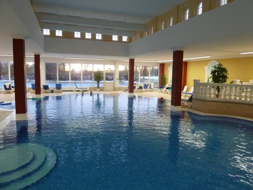Thermalbecken innen Dorint Marc Aurel Resort Bad Gögging