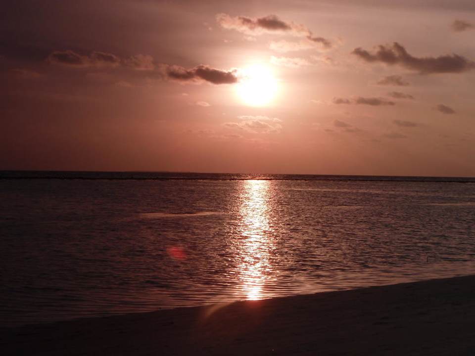 Ein Sonnenuntergang Kuramathi Maldives