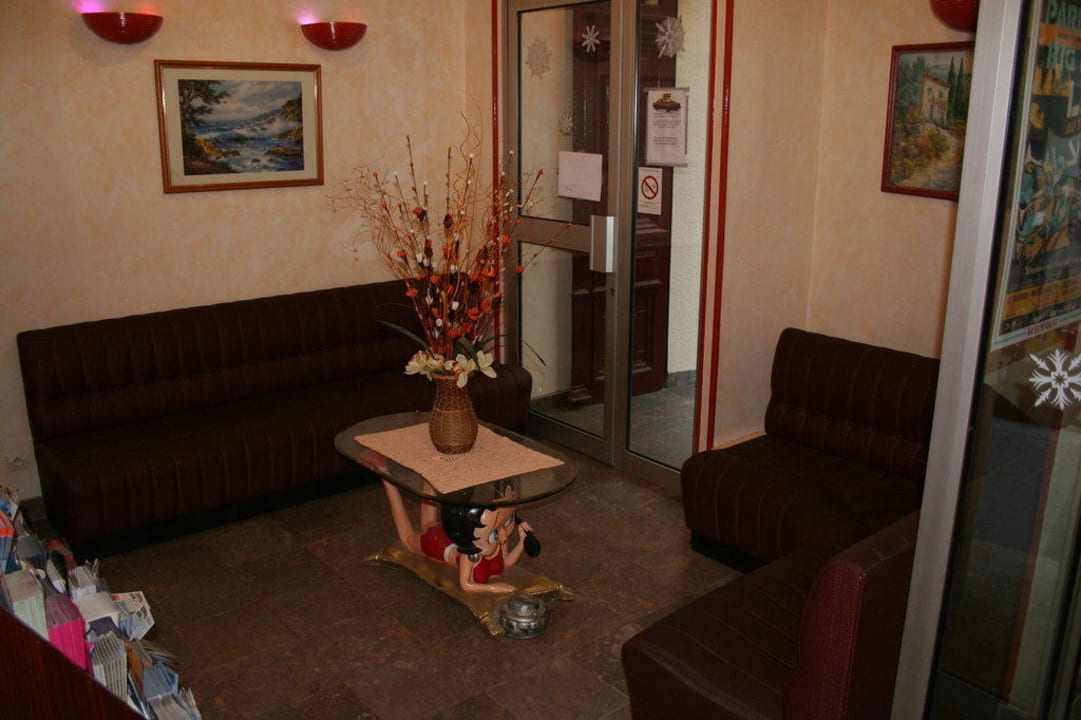 Lobby Hotel Paris Legendre