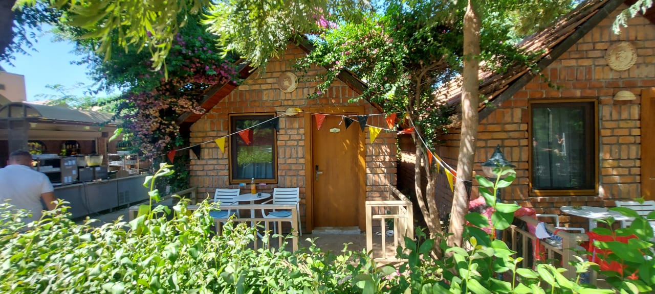 Zimmer Can Garden Beach