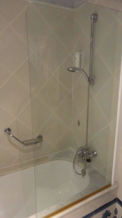 Leider auch keine richtige Dusche! Hotel LIVVO Volcan Lanzarote