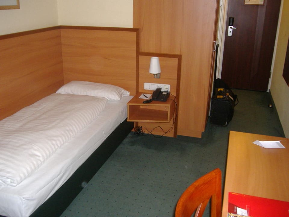 Standard-Einzelzimmer IntercityHotel München