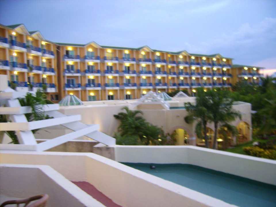 Blick auf das Hotel von der Hotelterrasse aus Melia Las Antillas - Adults only