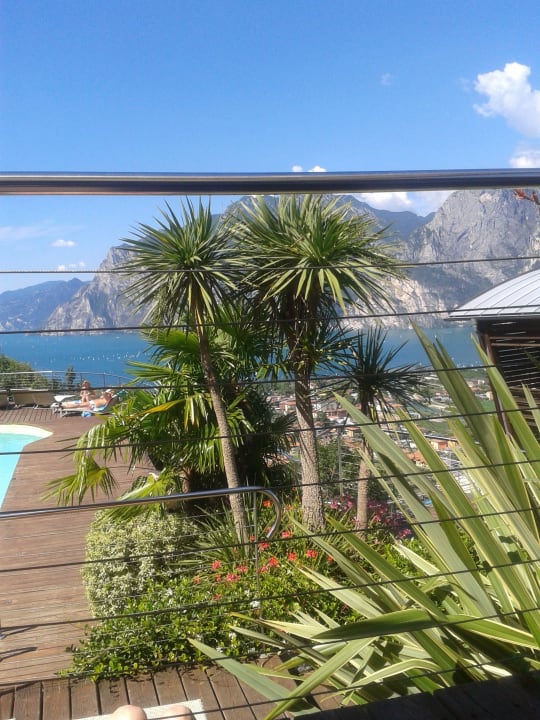 Mega Ausblick am Pool Garda Hotel Forte Charme