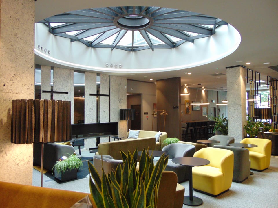 Lobby Hampton By Hilton Poznan Old Town