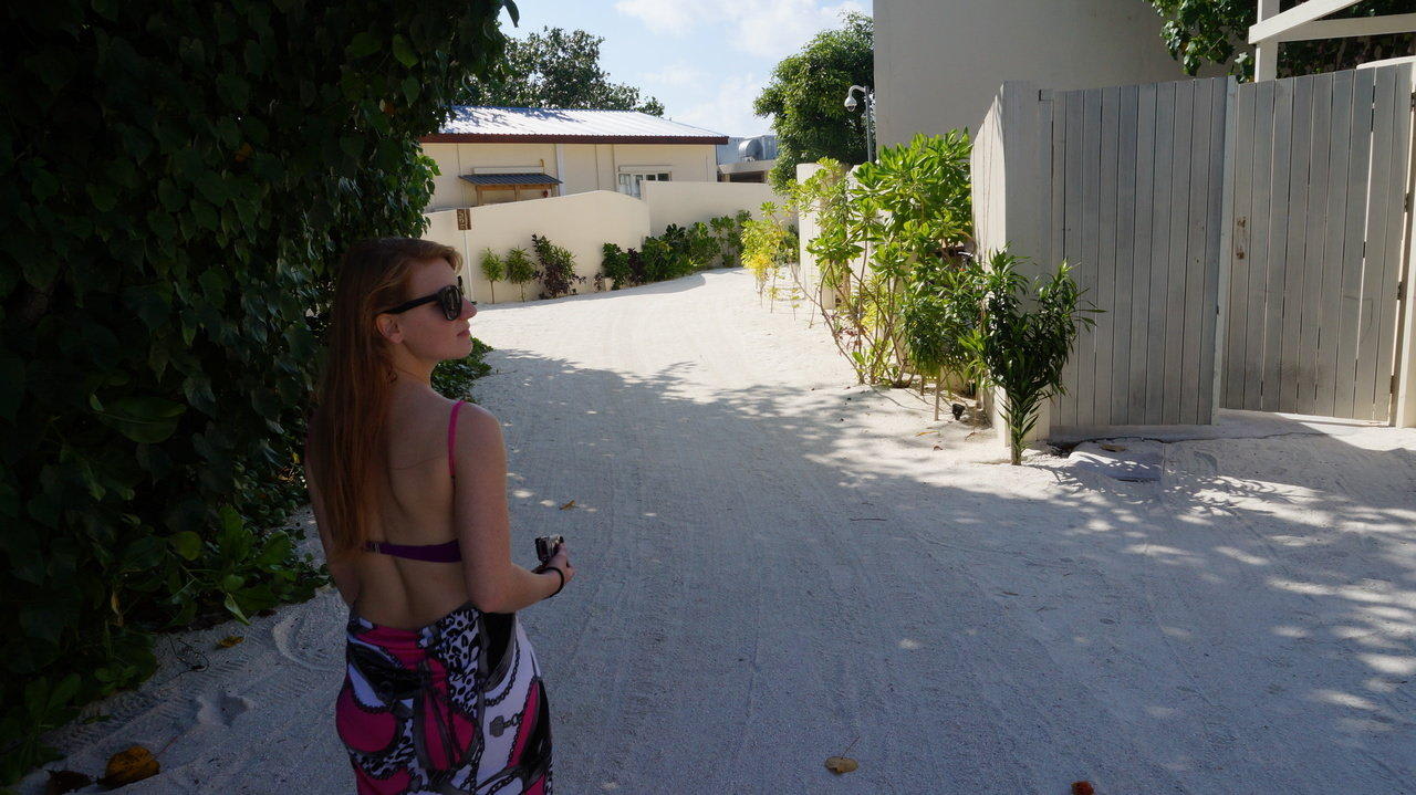 Wege vorbei an Angestelltenbereich Centara Ras Fushi Resort & Spa Maldives