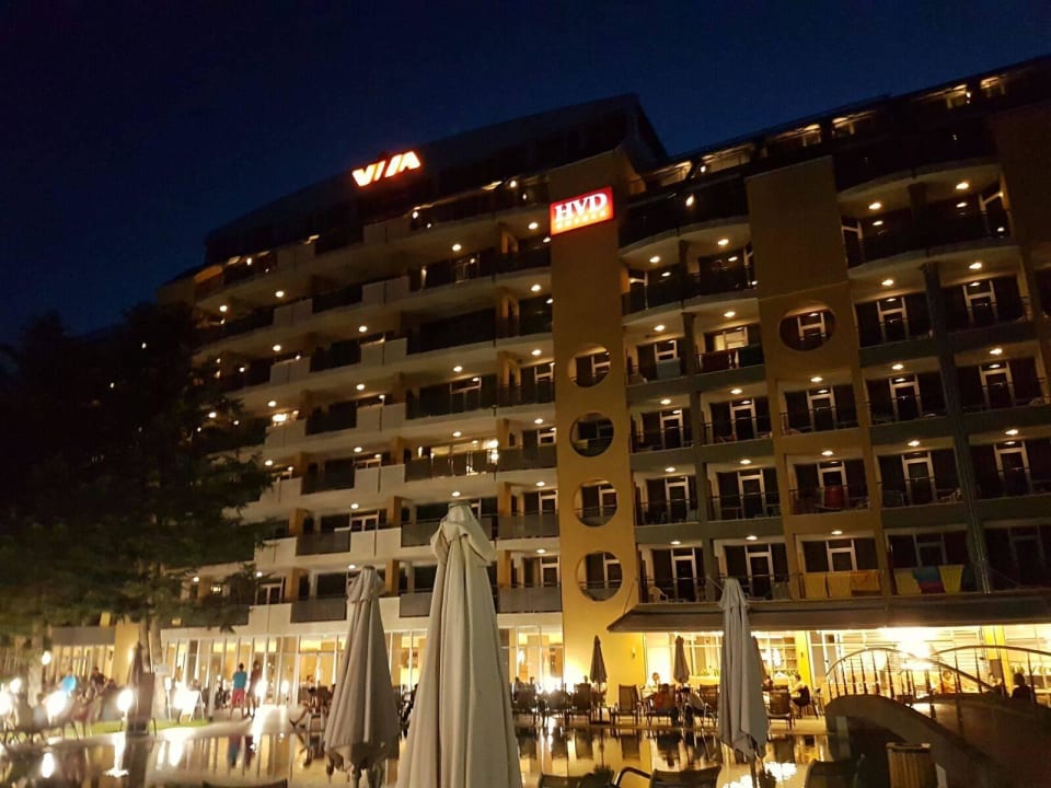 Abends am Hotel-Pool HVD Viva Club Hotel