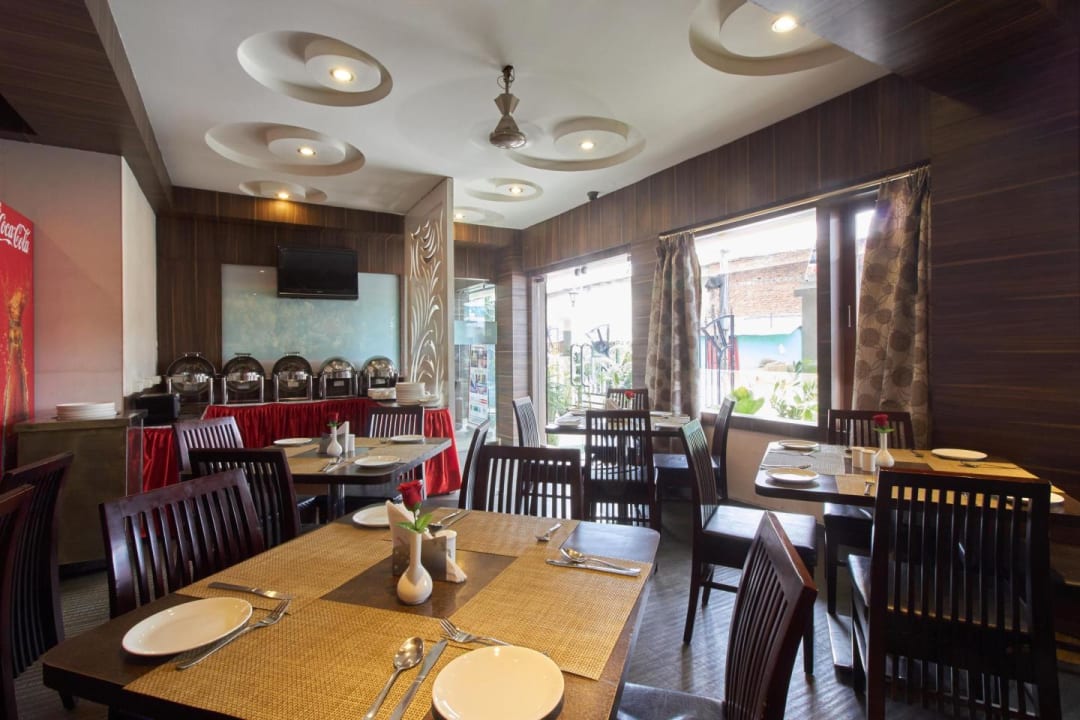 Restaurant CHAS Rajdarbar Hotel & Banquets