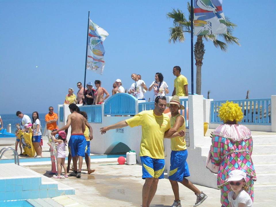 Mittag bei Pool Caribbean World Monastir