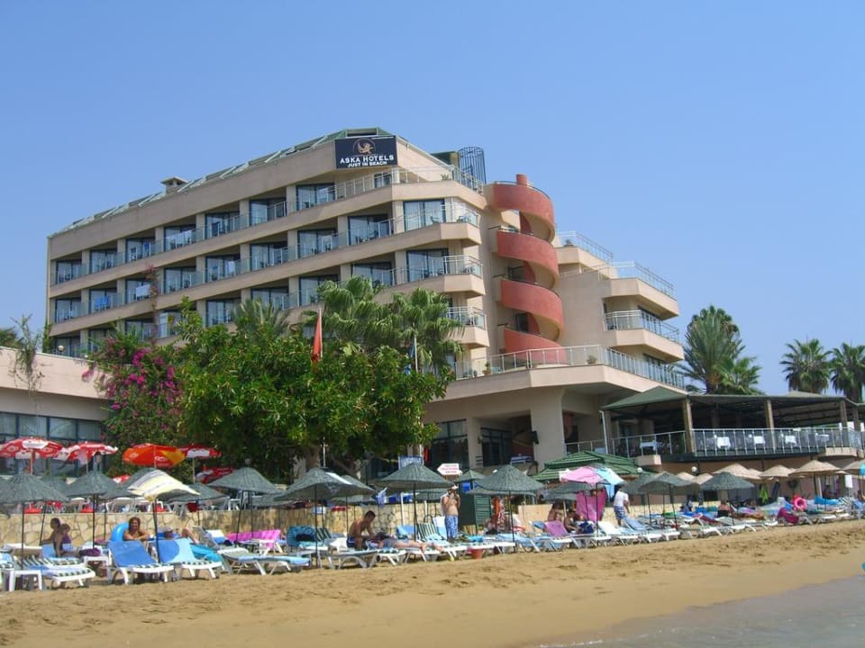 Block A vom Strand aus Aska Hotel Just in Beach