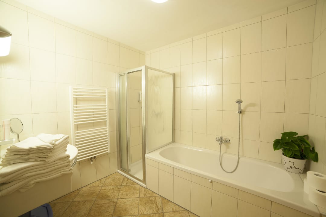 Badezimmer Appartementhaus Elmo