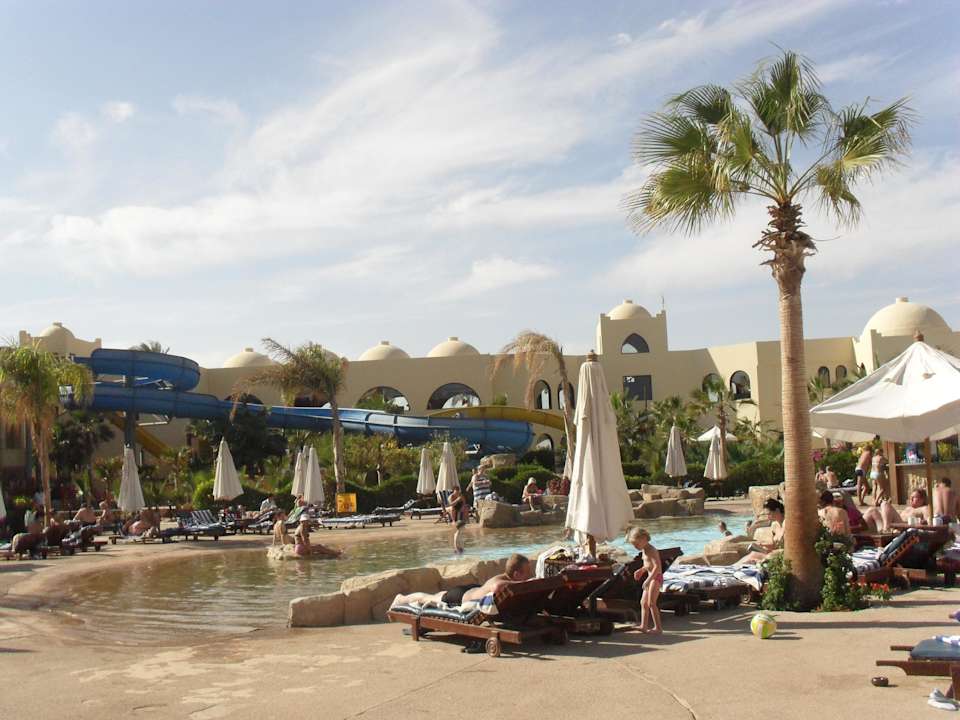 Basen Palmyra Resort