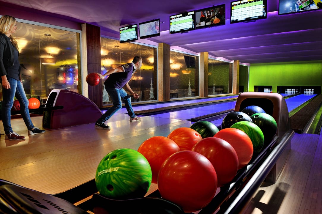 Relax bar - 3 x biliard, 4 x bowling Wellness Hotel Chopok
