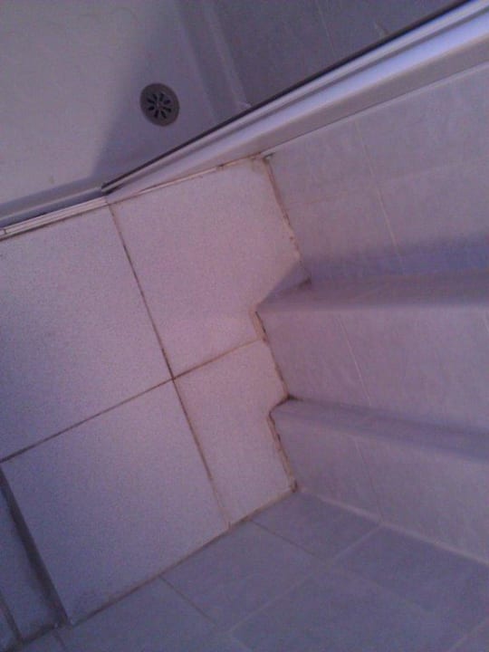 Neben der Dusche Hotel Climent