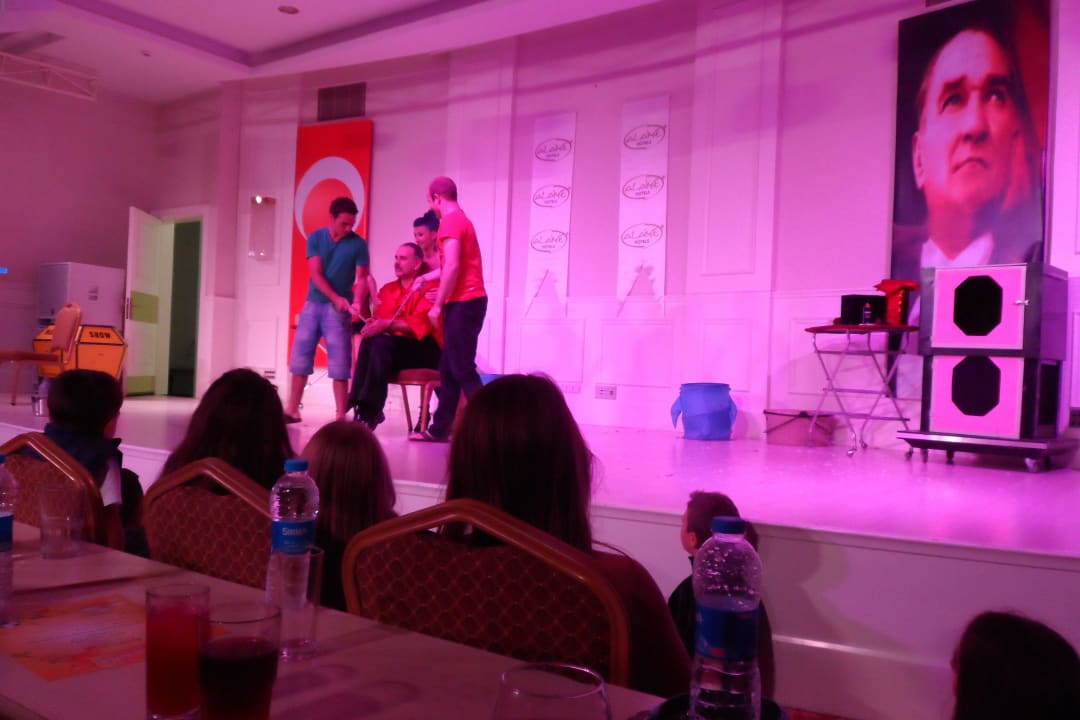 Magicshow Alaiye Resort & Spa
