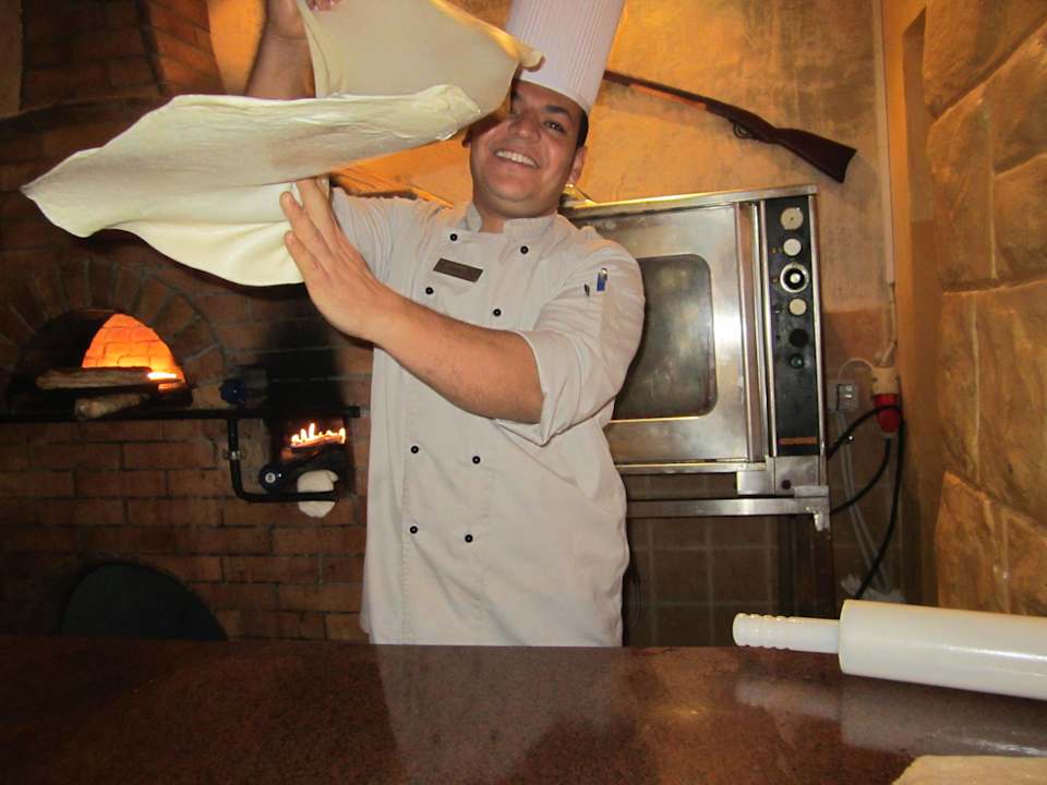 "Ali" der beste Pizza Bäcker im Alf Leila  Pickalbatros Alf Leila Wa Leila Resort - Neverland Hurghada