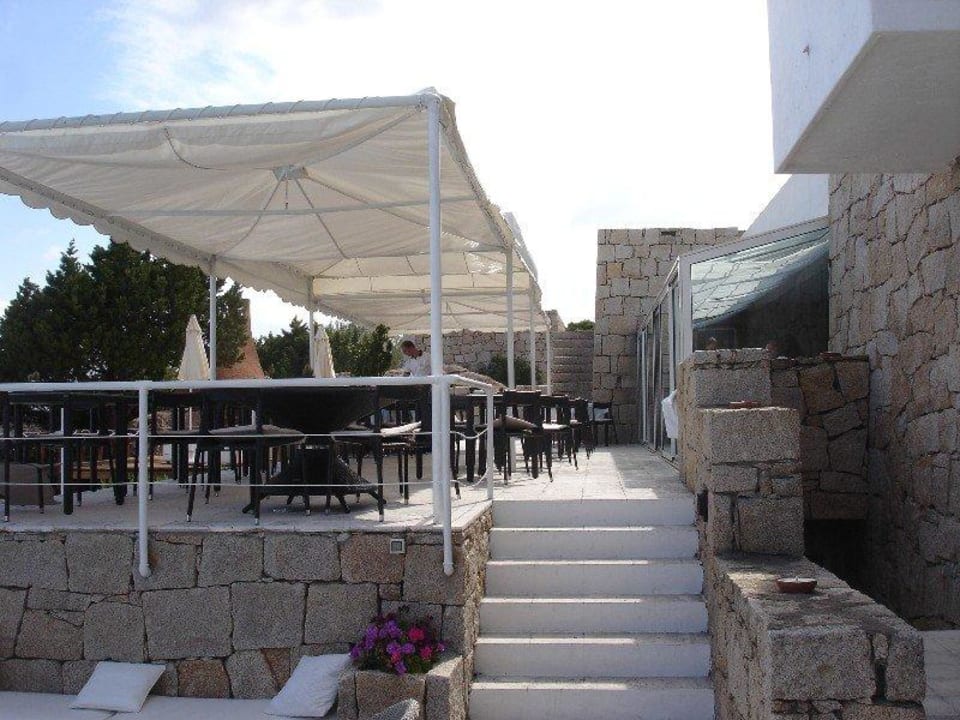 Terrasse und verglastes Restaurant Hotel Grand Relais dei Nuraghi