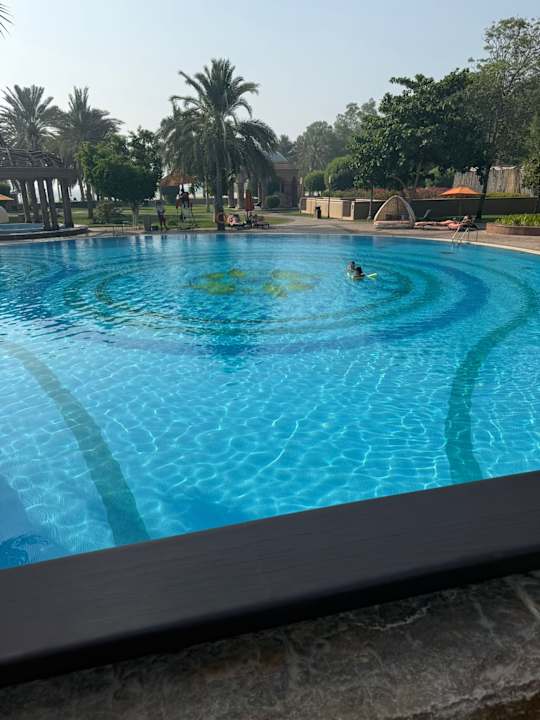 Pool Emirates Palace Mandarin Oriental