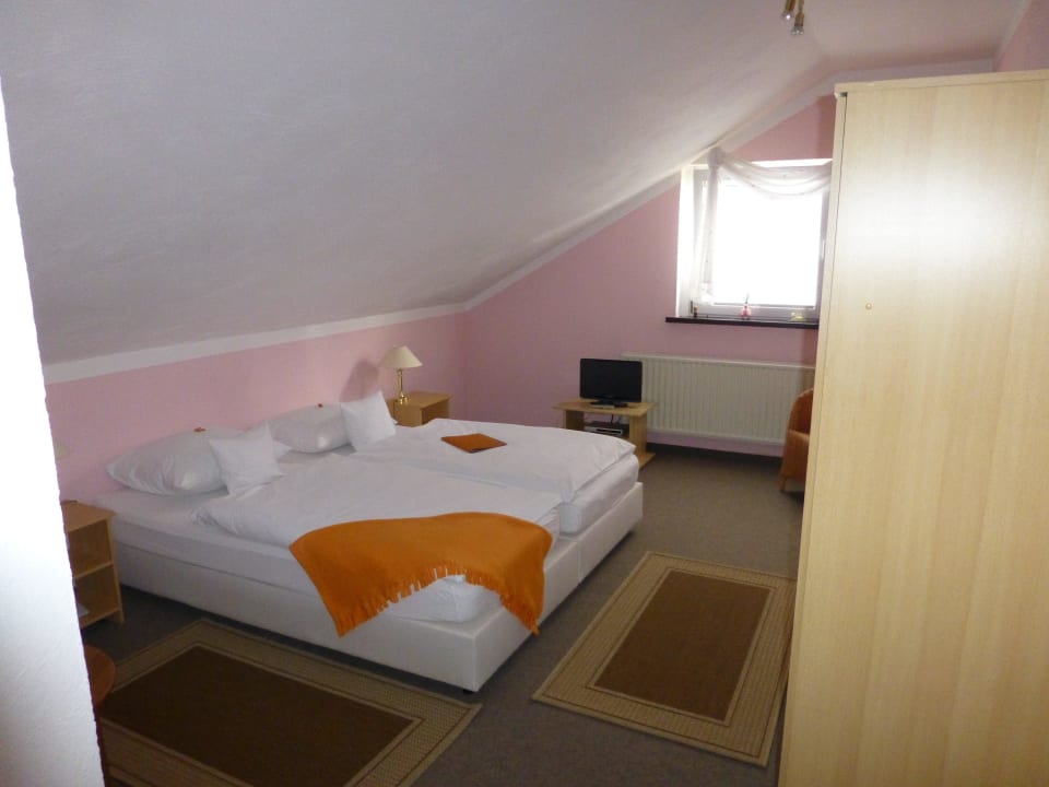 Doppelzimmer im Dachgeschoss Hotel Wellness am Park