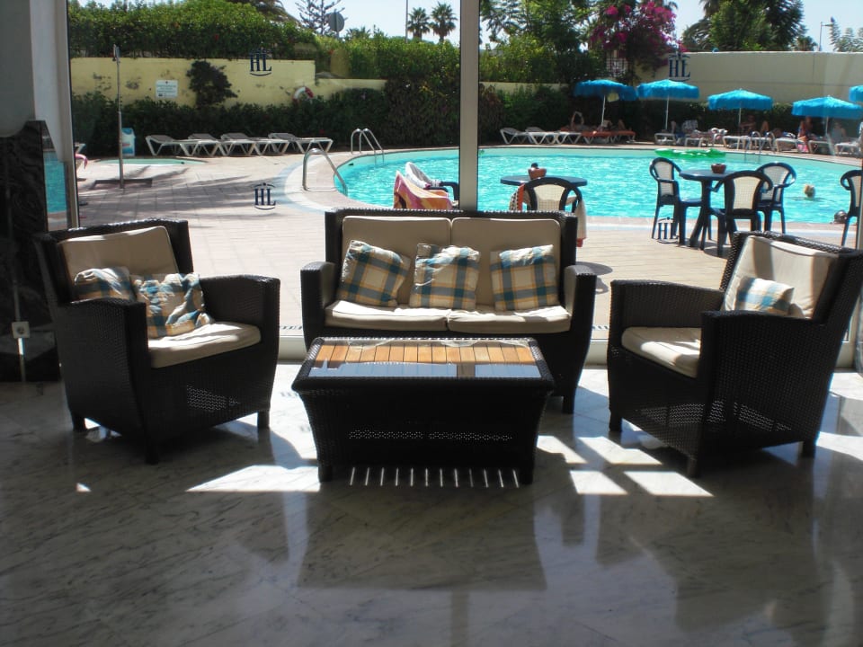 Hall HL Miraflor Suites Hotel