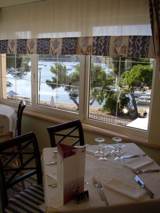 Restaurant mit Blick auf den Hafen Smy Portocolom