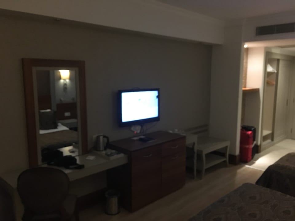 Zimmer Well Palace Side