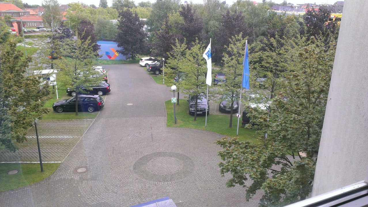 Blick auf den Parkplatz Hotel Bochum Wattenscheid, Affiliated by Meliá