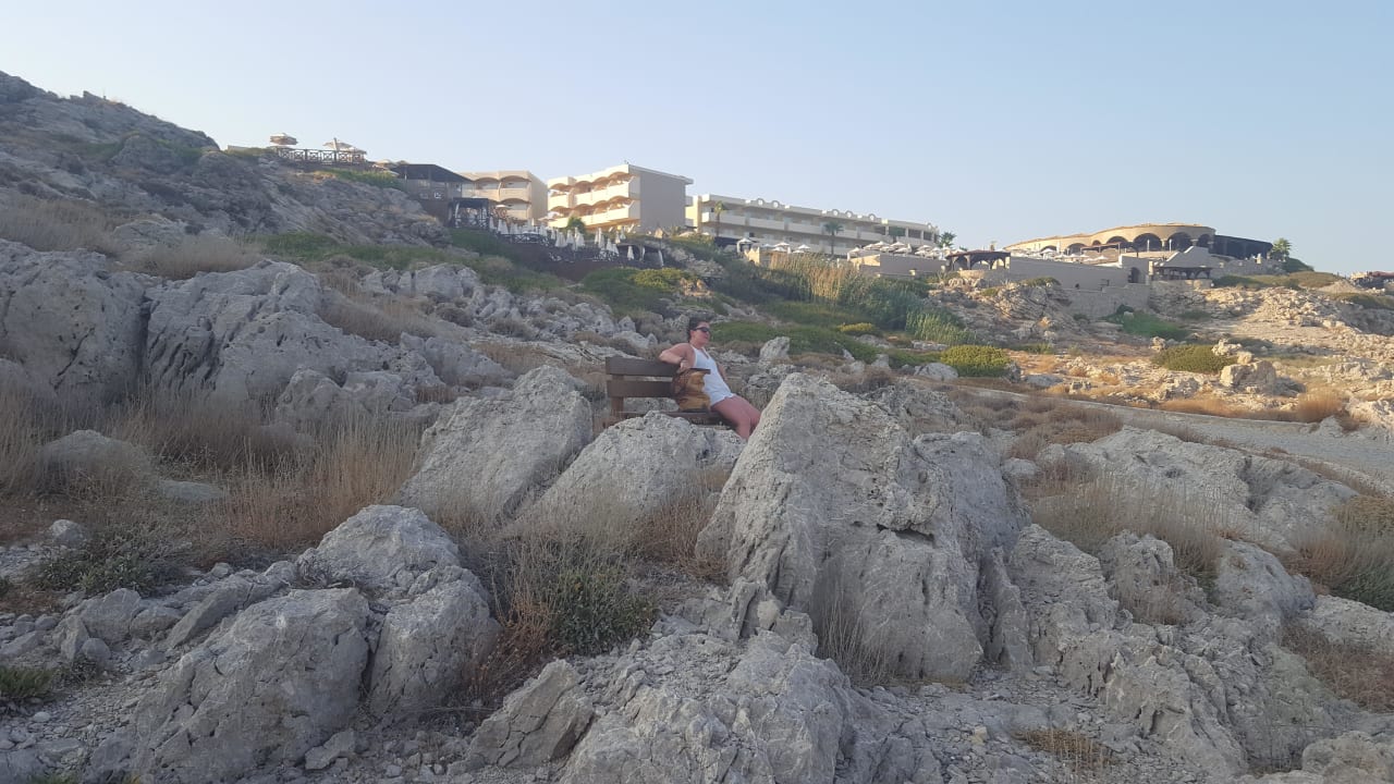 Hotel vom Weg zur Bucht Hotel Kalithea Horizon Royal