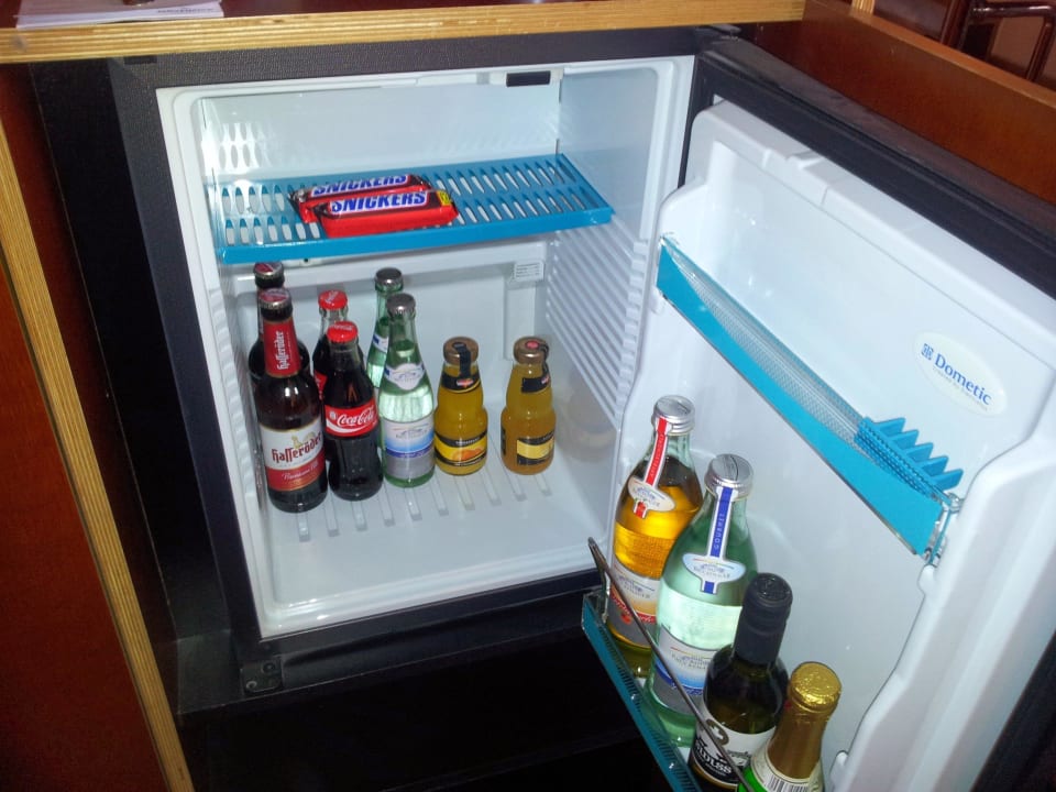 Zimmer Kühlschrank /Minibar Mövenpick Hotel Berlin