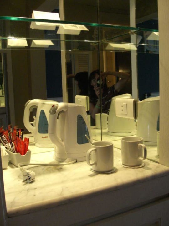 Kącik barkowy w przedpokoju Parrotel Aqua Park Resort