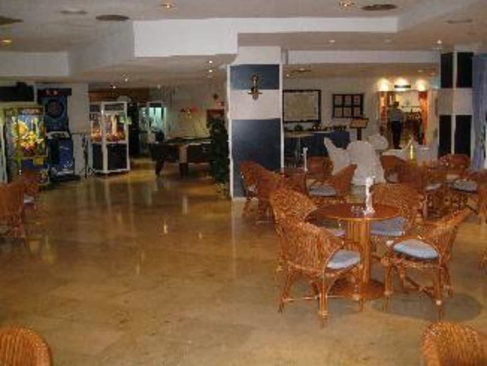 Bar - Gang zum Restaurant Grupotel Port d'Alcudia