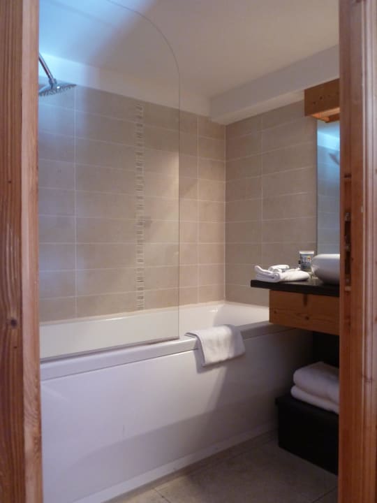 Bad-WC oben neben Schlafbereich L'Isatis Chalet Hotel