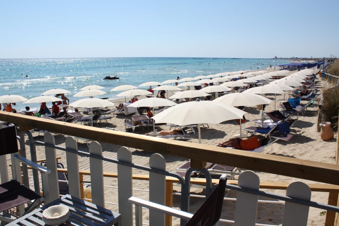Blick von der Strandbar Vivosa Apulia Resort
