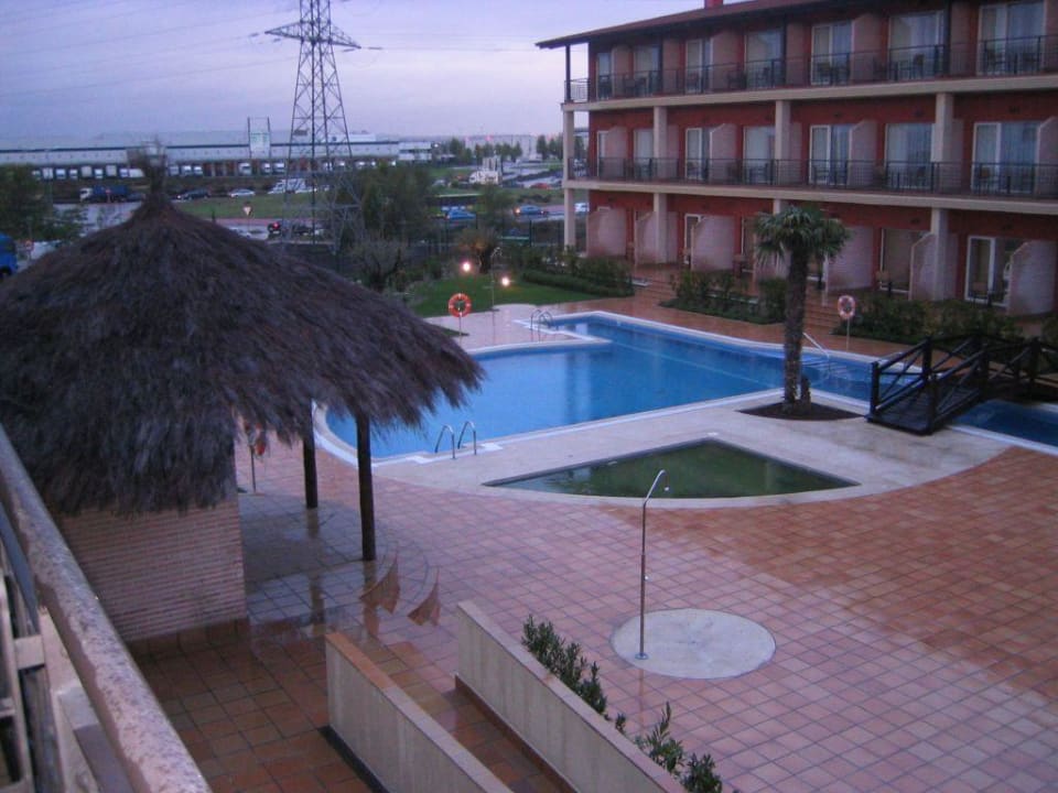 Aussenansicht mit Pool Hotel Isla de la Garena