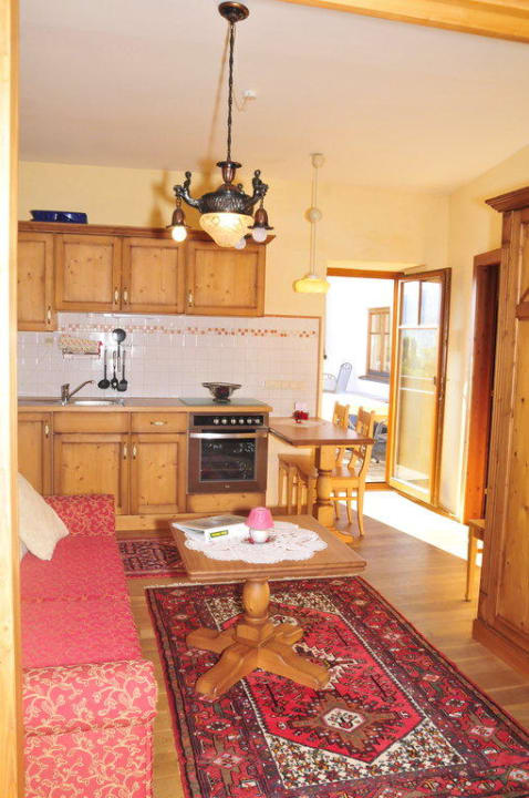 Knecht-Otto-Kemenate - Blick zur Terrasse Gästehaus Turm Wachau