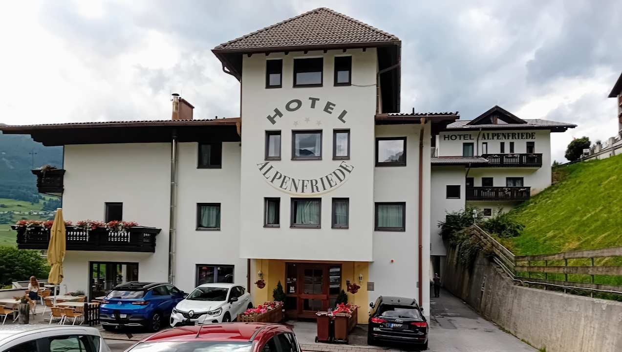 Außenansicht Hotel Alpenfriede