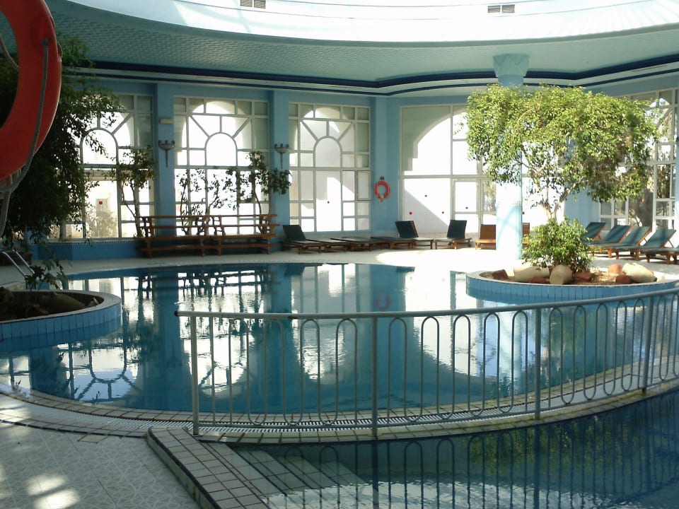 Wirl-Pool im Innenbereich des Hotels Hotel El Mouradi Djerba Menzel