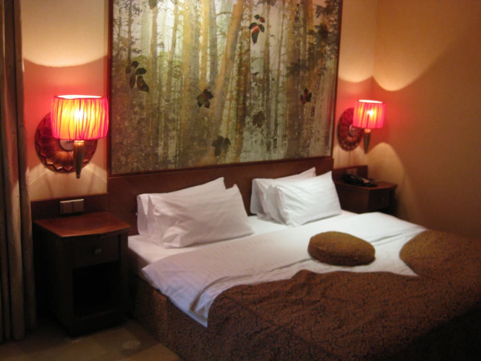 Schlafzimmer der Suite Lindner Hotel Prague Castle, part of JdV by Hyatt