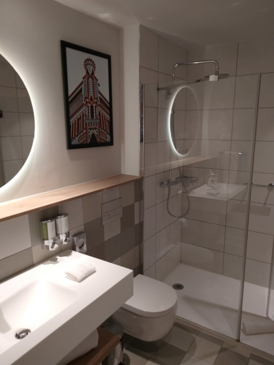 Zimmer Hampton By Hilton Barcelona Fira Gran Via