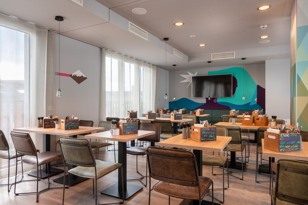 Gastro Holiday Inn – the niu, Charly Frankfurt City