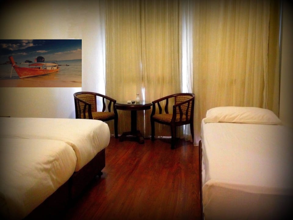 A triple room Aviv Holiday Flat Apartments