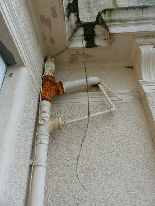 Undefinierbare Kabel auf unserem Balkon Hotel Atlantic Newquay
