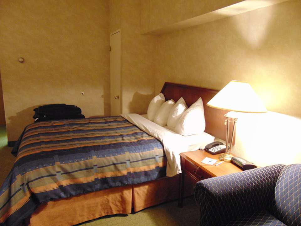 Comfortable Bed Quality Hotel & Suites Airport East