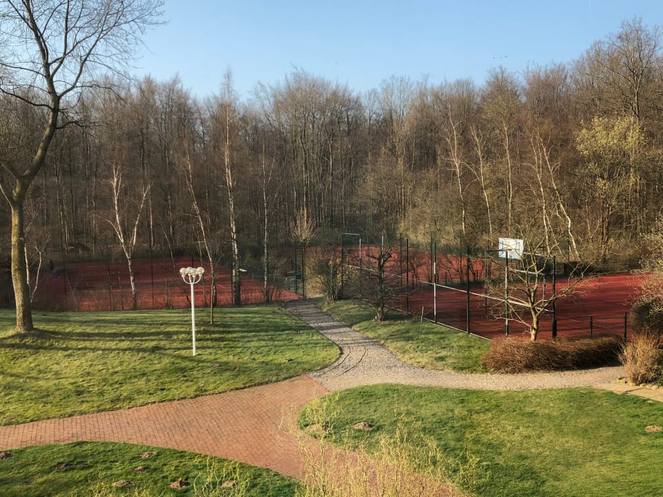 Drei ? Tennisplätze  PLAZA Premium Timmendorfer Strand