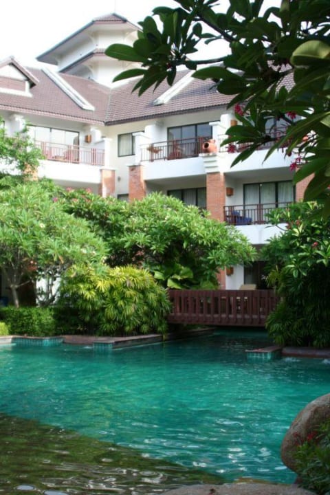 Großer Pool Woodlands Hotel & Resort