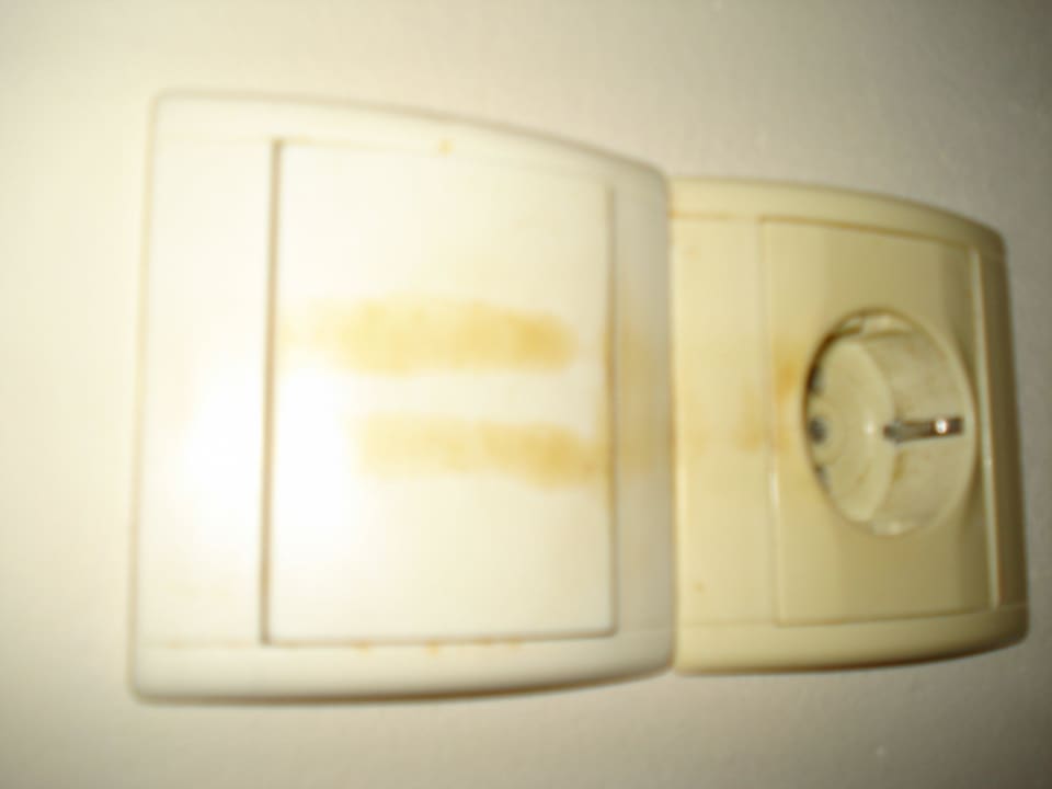 Steckdose im zimmer Hotel Petros