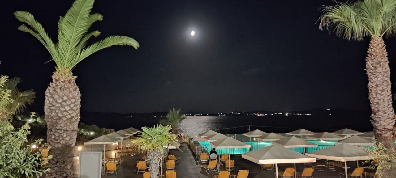 Außenansicht Akrathos Beach Hotel