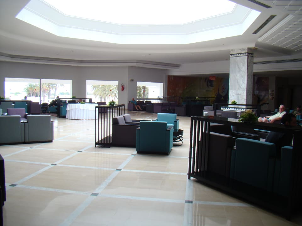 Eingangsbereich mit Sitzgelegenheiten El Mouradi Club Kantaoui